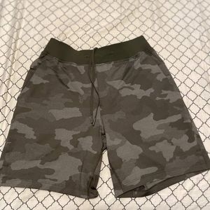 Lululemon THE Short, Small, 7" inseam